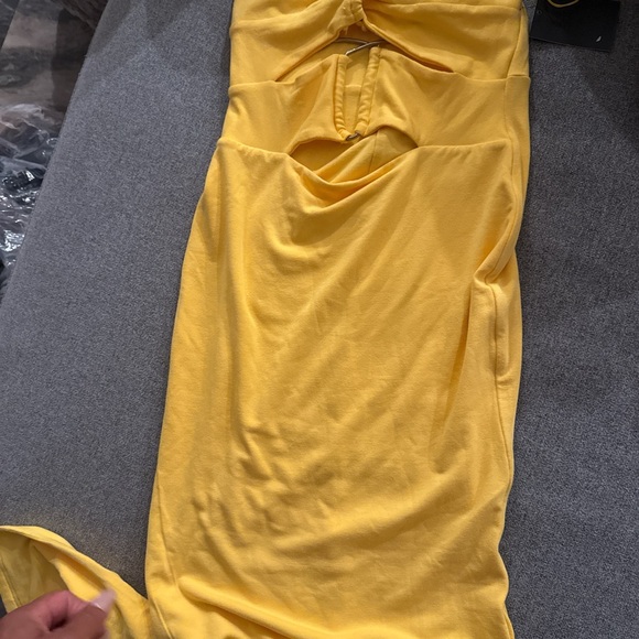JLUXLABEL yellow Cut Out Maxi Dress – Size Small– NWT - Picture 4 of 6